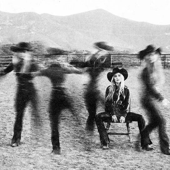 Lainey Wilson - Can't Sit Still